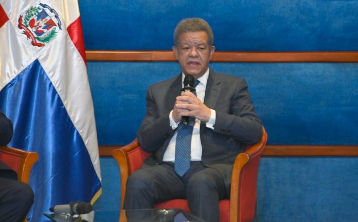 Leonel-Fernandez-Foto-Felix-Lara-El-Nuevo-Diario-1536x954-1