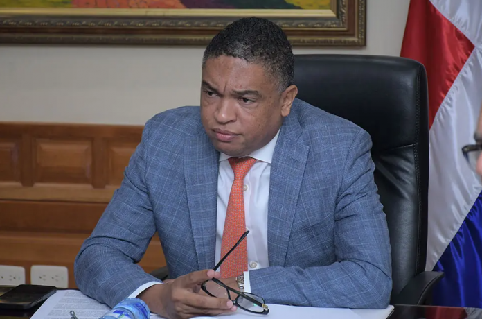 Yván-Lorenzo-Senador