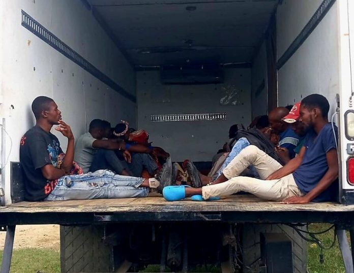 24-haitianos-898x694-1