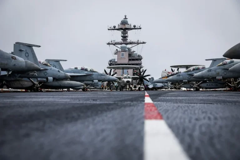 El portaaviones Gerald Ford, el más grande de Estados Unidos, ya está en el Caribe