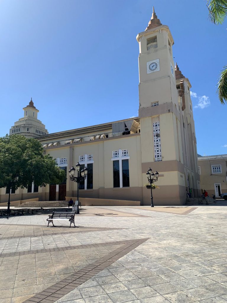 Graves daños amenazan estructura de la Catedral San Felipe Apóstol en Puerto Plata