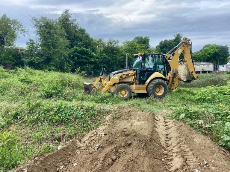 Alcaldía de Villa Montellano refuerza trabajos preventivos ante lluvias