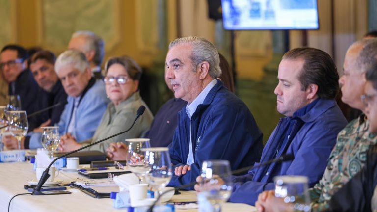 Abinader ordenó mantener cierre de labores para este sábado en provincias en alerta roja