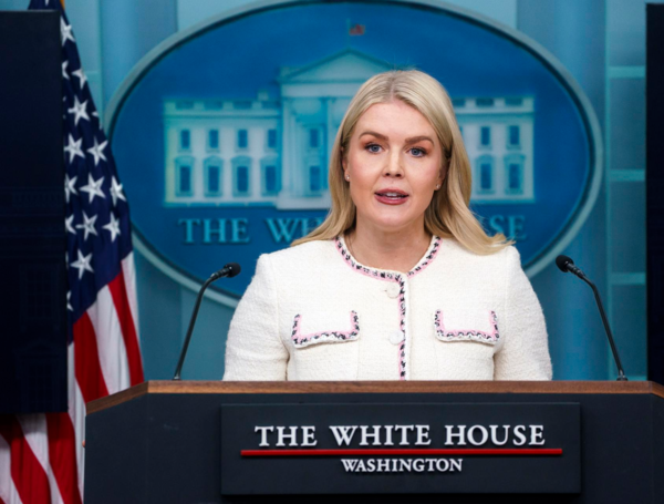 Portavoz de la Casa Blanca tilda de "desquiciado" a Petro