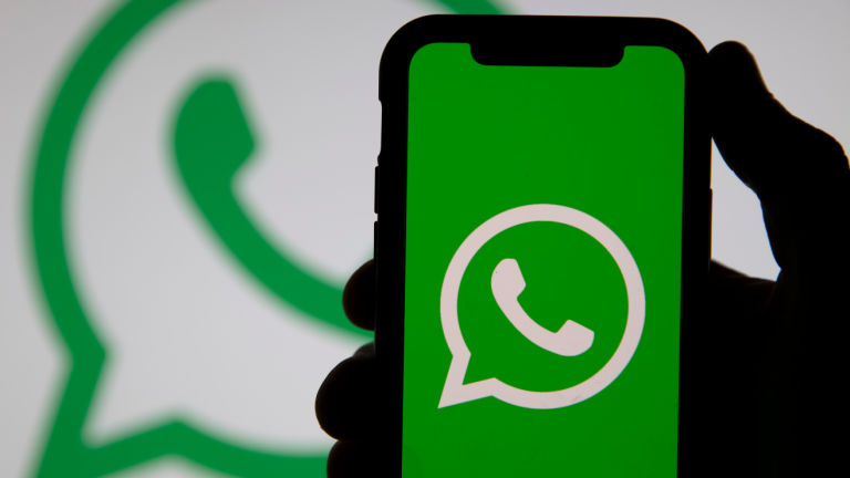 WhatsApp le dice adiós a ChatGPT: OpenAI anuncia que no se podrán enviar mensajes a la IA