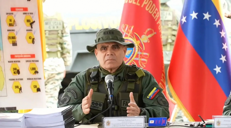 Venezuela dice prepararse ante un despliegue que se acerca "cada día más" a sus costas