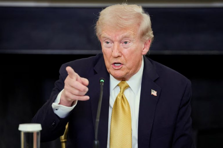 Donald Trump anunció el fin inmediato de las negociaciones comerciales con Canadá