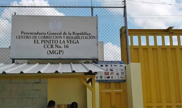 Un interno fue hallado colgado de los barrotes de la celda donde cumplía prisión en el CCR