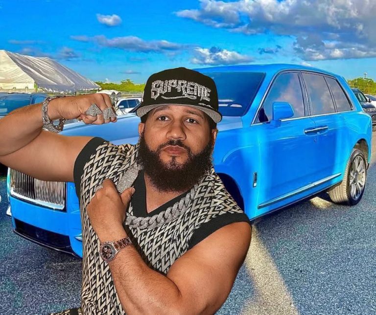 El Alfa dice que recibió un llamado de Dios y dona su Rolls Royce para construcción de iglesia