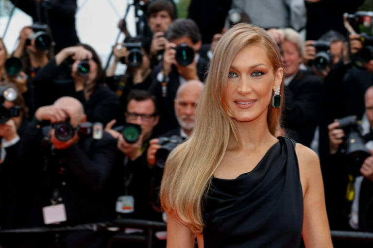 Bella Hadid es reconocida como la mujer más bella del mundo en 2025