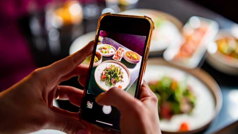 Arrestan a “influencer” por no pagar cenas en varios restaurantes de lujo de NYC