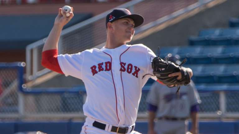 Escogido fortalece su rotación con la incorporación del lanzador Travis Lakins