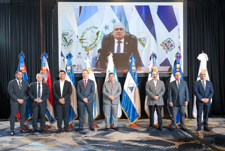 Valdez Albizu resalta perspectivas favorables de crecimiento para el 2026