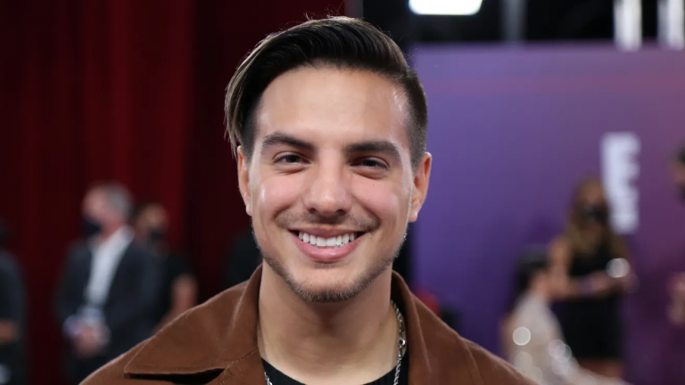 Vadhir Derbez aclara “incómodo” momento con Ángela Aguilar y Christian Nodal en los Latin Grammy
