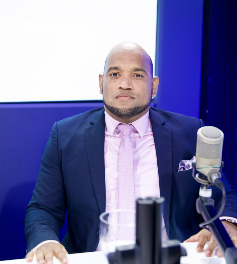 Jonatan Familia asegura: policías afeminados no podrán atacar la delincuencia en los barrios