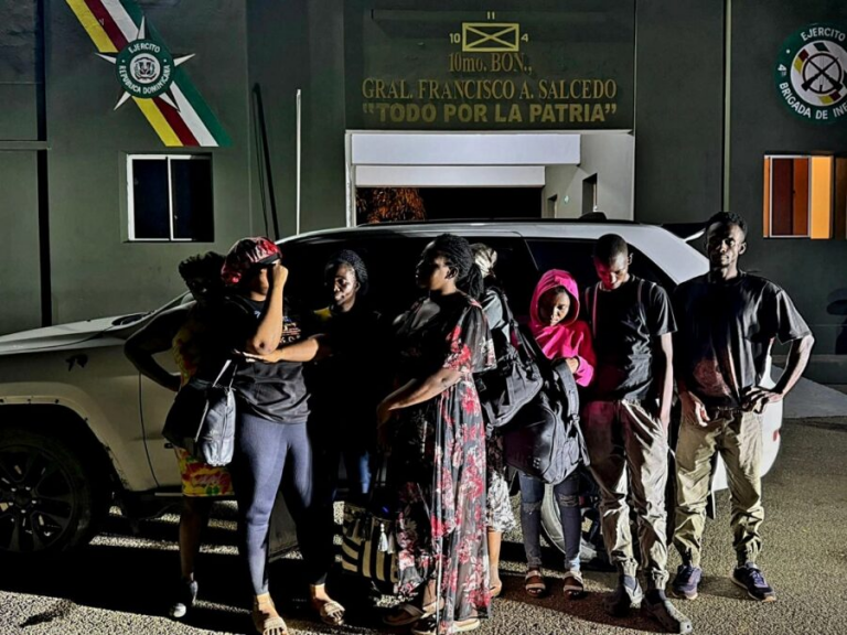 Ejército detiene jeepeta con nueve haitianos en condición migratoria irregular en Dajabón