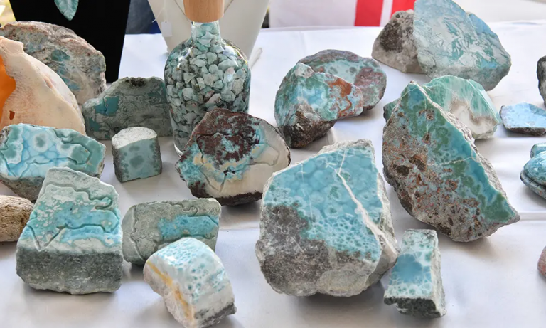 Larimar: la gema azul que late en el corazón de Barahona