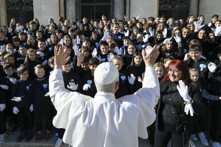León XIV pide que los cristianos en zonas de guerra sean "semilla de paz y reconciliación"
