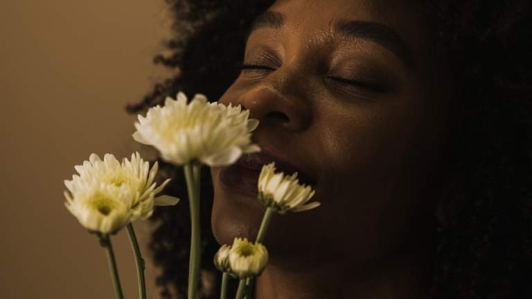 El olfato y la atracción: cuando tu sistema inmunológico elige por ti