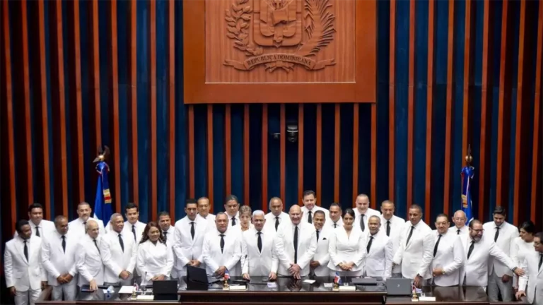 Senadores solicitan al presidente Abinader incluir carretera Sabaneta–Sabaneta en el Presupuesto 2026