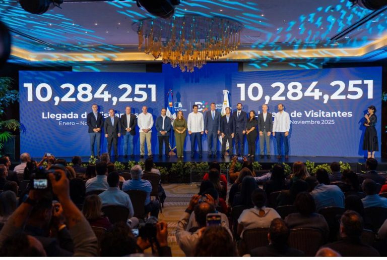 República Dominicana recibió 10.2 millones de turistas entre enero y noviembre de este año