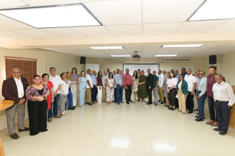 Cámara de Comercio celebra Brunch Navideño con la prensa en Puerto Plata