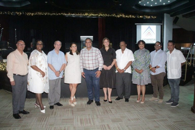 ADOMPRETUR Puerto Plata celebra su Cena Navideña 2025 con respaldo de Ocean World y el Clúster Turístico