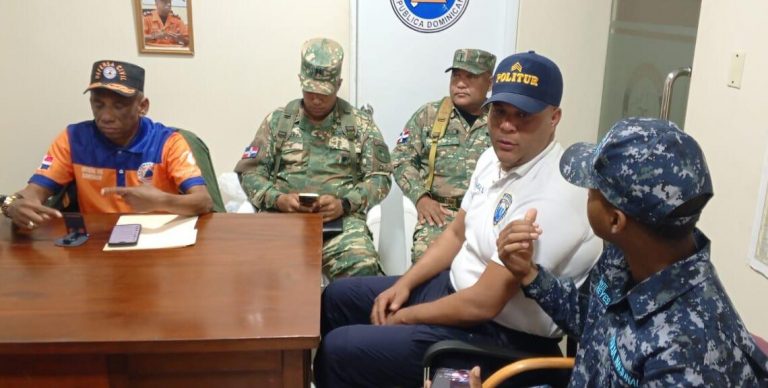 Defensa Civil de Santiago despliega personal por fin de año y llama a la población a celebrar con prudencia