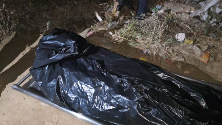 Hombre fallece en Villa Hermosa; autoridades investigan si ocurrió un homicidio o un hecho de tránsito