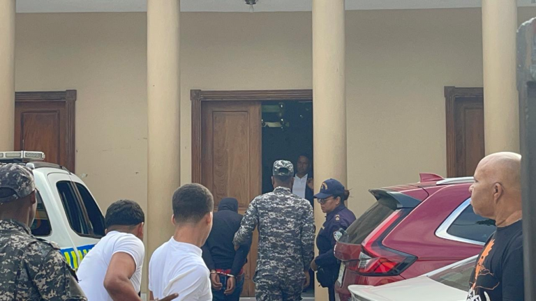 Imponen prisión preventiva a menor acusado de matar a compañero en politécnico de Santiago