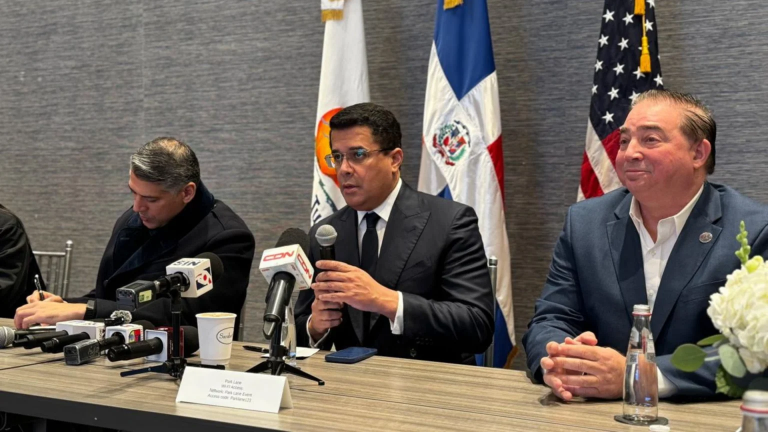 Ministerio de Turismo promete precios navideños más económicos con nueva frecuencia de Arajet