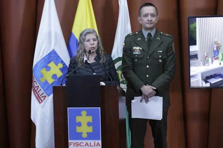 Detienen a 19 sospechosos de estafar a 700 personas con falsas visas de trabajo de EE.UU.