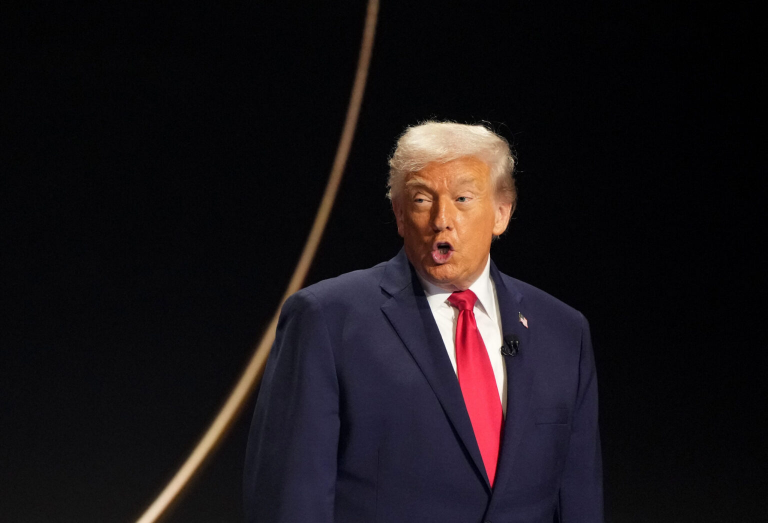 Trump sugiere cambiarle el nombre al fútbol americano durante el sorteo del Mundial