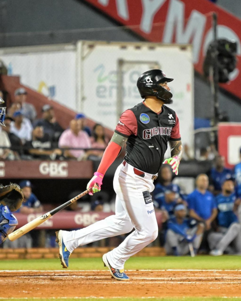 Los Gigantes suben al tercer lugar tras victoria sobre los Tigres del Licey