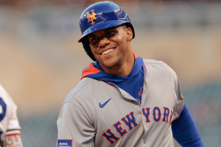 En cuatro ocasiones Juan Soto ha pedido permiso a los Mets para accionar con el Licey