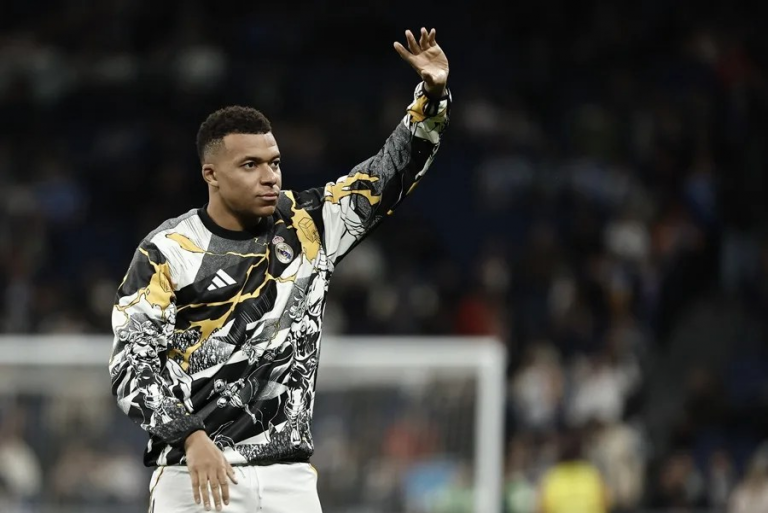Mbappé entra en la convocatoria del Real Madrid para enfrentar al Manchester City pese a su fractura
