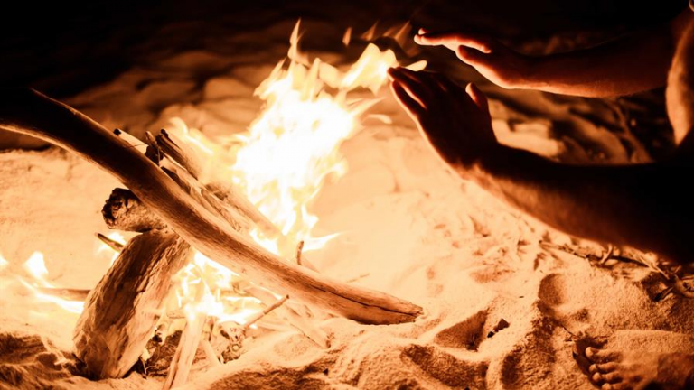 Hace 400,000 años los homínidos aprendieron a encender el fuego