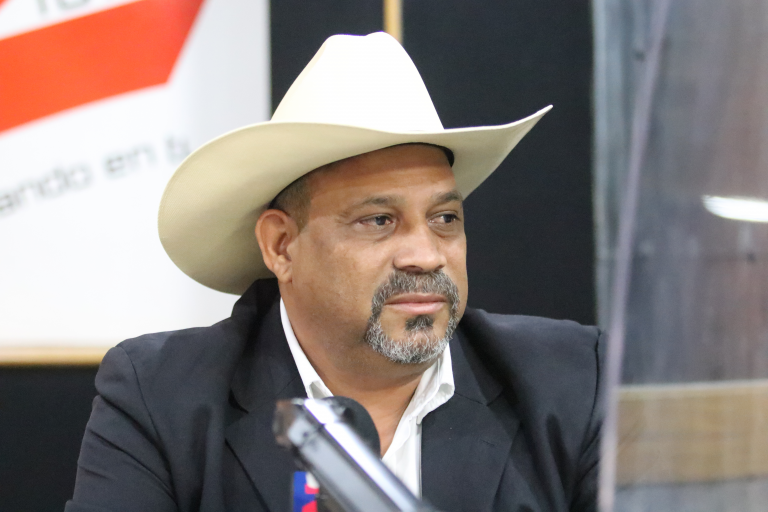 Alcalde de Dajabón levanta suspensión a chofer de ambulancia tras explicar incidente