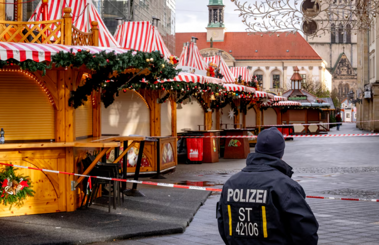 Alemania frustró un presunto atentado islamista contra un mercado navideño en Baviera y arrestó a cinco sospechosos