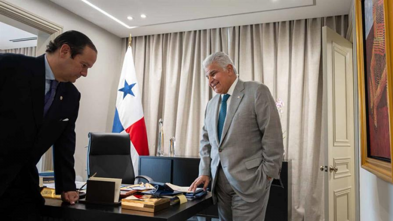 Presidente de Panamá dice que tiene las mejores relaciones con el Gobierno de RD y con Ito Bisonó