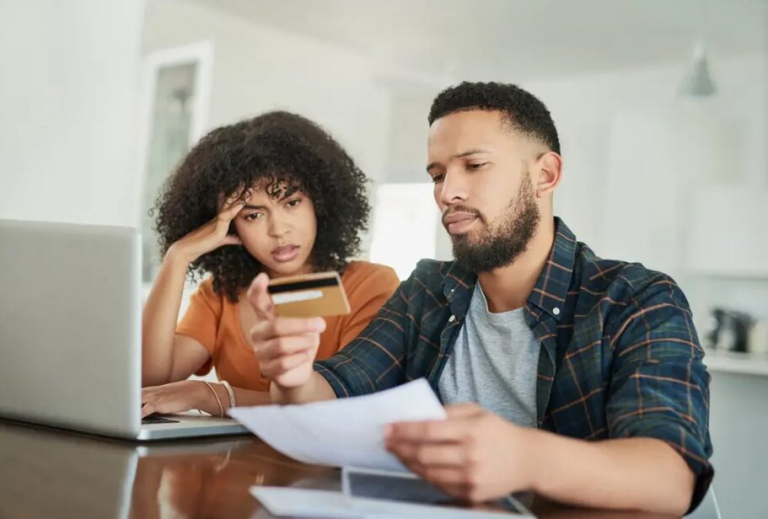 En 2025 a los dominicanos se les hizo difícil pagar sus deudas