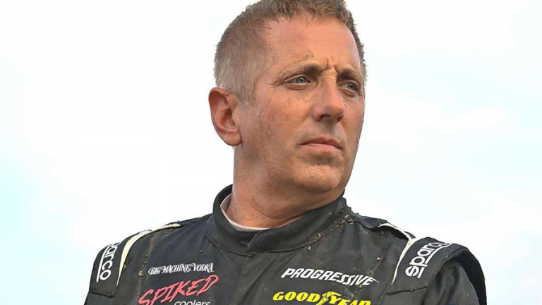 Ex piloto de NASCAR Biffle, su familia y otras tres personas murieron en un accidente aéreo