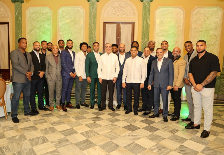 Presidente Luis Abinader se reúne con estrellas de Grandes Ligas 