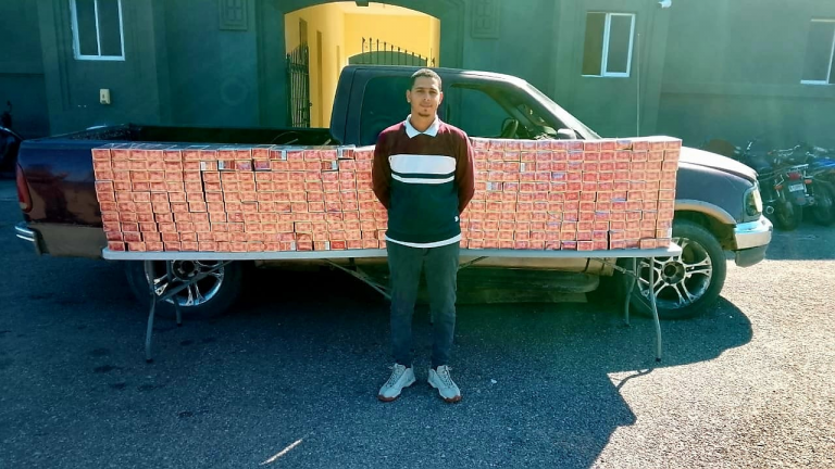 Ejército ocupa contrabando de más de 68 mil cigarrillos ocultos en caleta de una camioneta en Montecristi