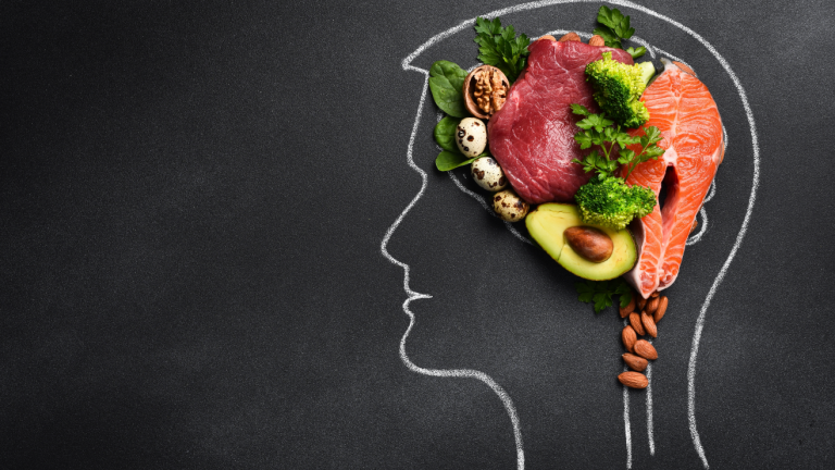 Tu cerebro también come: descubre cinco alimentos que lo mantienen joven y activo
