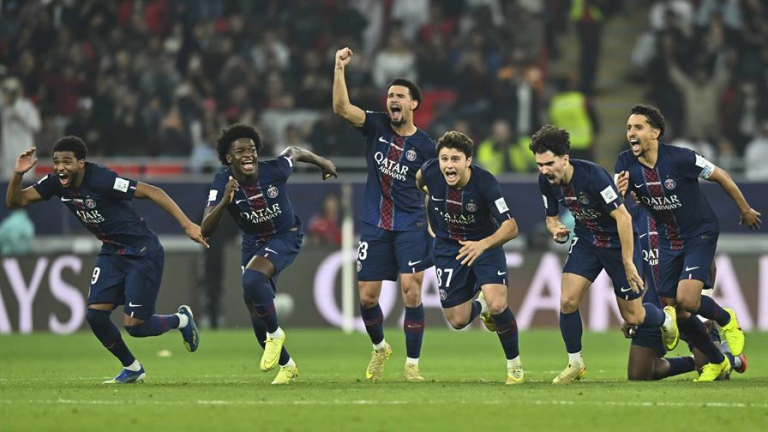 El PSG cierra 2025 con goleada a un quinta división y brotes verdes de Dembélé