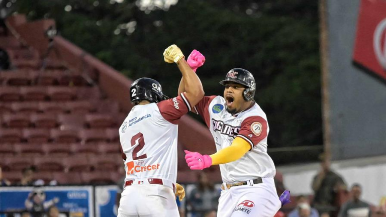 Los Gigantes frenan la racha del Escogido y siguen con vida en la lucha por la semifinal