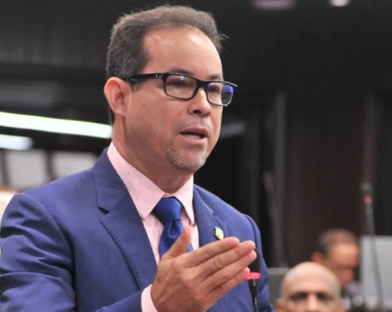 Amado Díaz afirma que durante los gobiernos del PLD abundaron denuncias de corrupción que fueron encubiertas