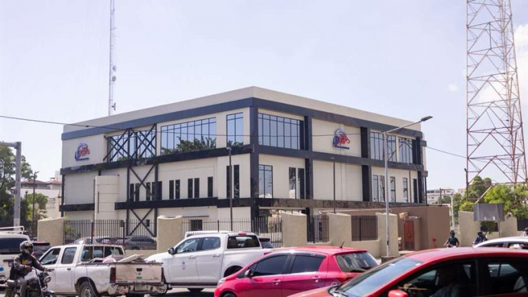 Empezarán a emitir el pasaporte electrónico a partir de enero: entregarán el primero a Abinader