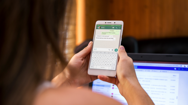 Así puedes enviar un mensaje de Navidad a múltiples contactos en WhatsApp: paso a paso 